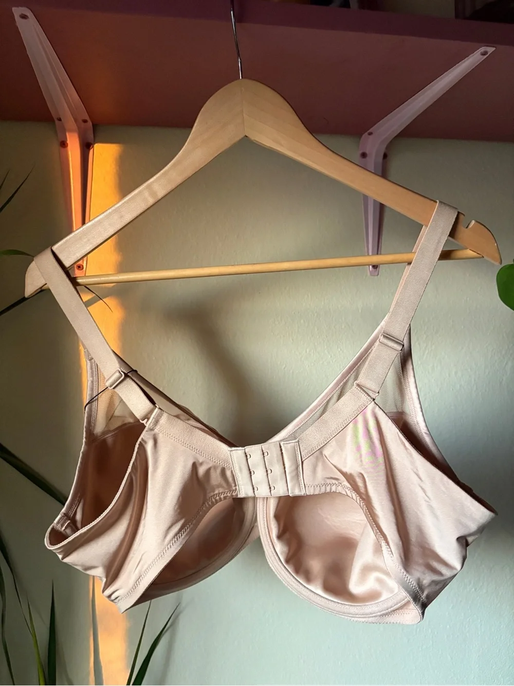 Understance Peek-Proof Flexwire Contour Plunge Bra in Caramel. 40G. NWT